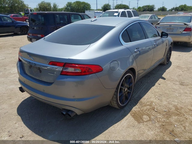 2010 JAGUAR XF SAJWA0HEXAMR68030 Photo 3