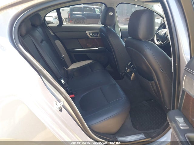 2010 JAGUAR XF SAJWA0HEXAMR68030 Photo 7
