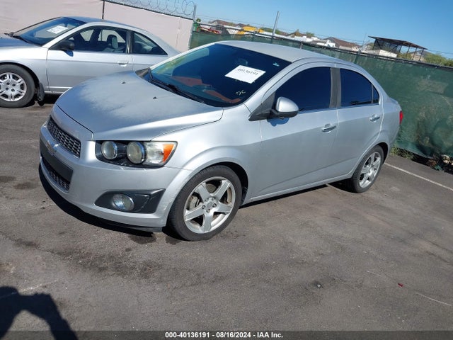 Chevrolet Sonic Ltz Auto 2015 1G1JE5SB4F4108892 Image 2
