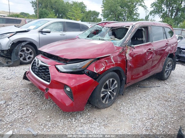 Toyota Highlander Xle 2022 5TDGZRBH9NS239935 Image 2