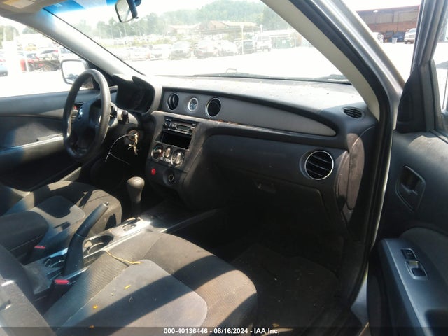 2004 MITSUBISHI OUTLANDER JA4LZ31F74U045131 Photo 4