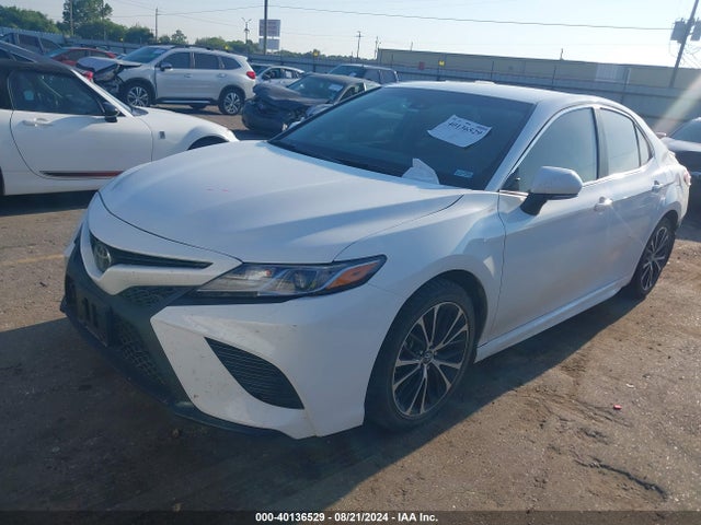 Toyota CAMRY SE 2018 4T1B11HK2JU537895 Image 2