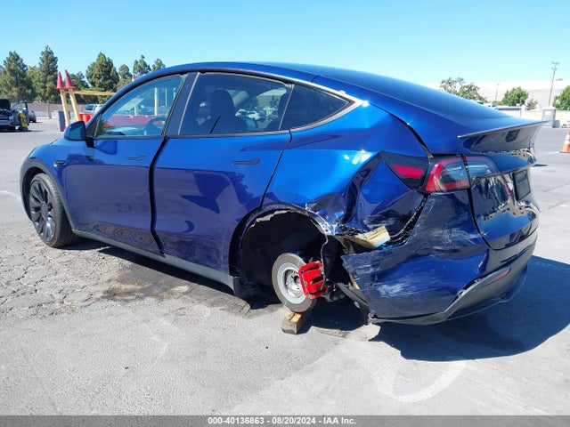 2022 TESLA MODEL Y 7SAYGDEF9NF553504 Photo 2