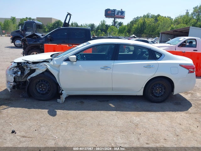 Nissan Altima 2.5 S 2015 1N4AL3AP5FN324068 Image 14
