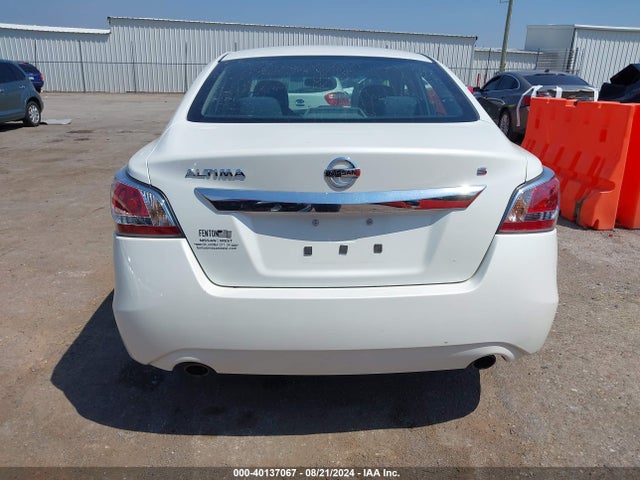 Nissan Altima 2.5 S 2015 1N4AL3AP5FN324068 Image 16