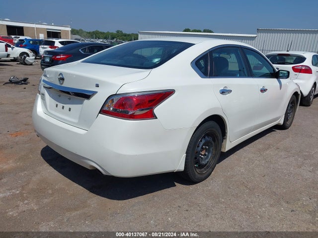 Nissan Altima 2.5 S 2015 1N4AL3AP5FN324068 Image 4