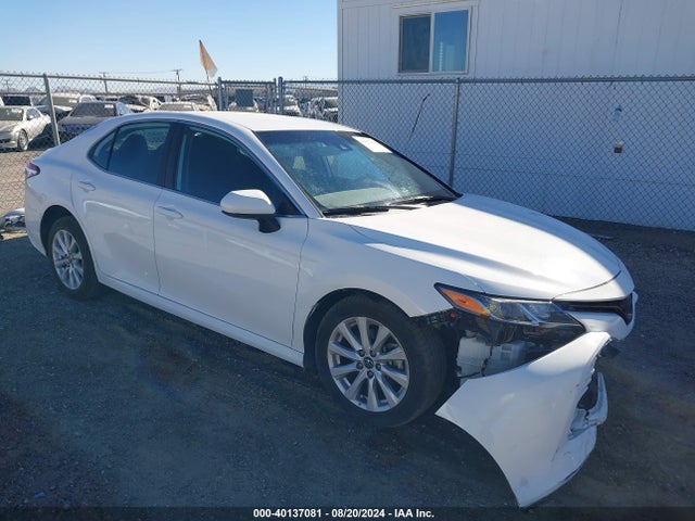 Toyota CAMRY LE 2019 4T1B11HK0KU187894 главное изображение