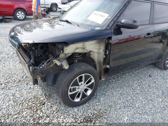 KNDJN2A27F7216610 KIA Soul