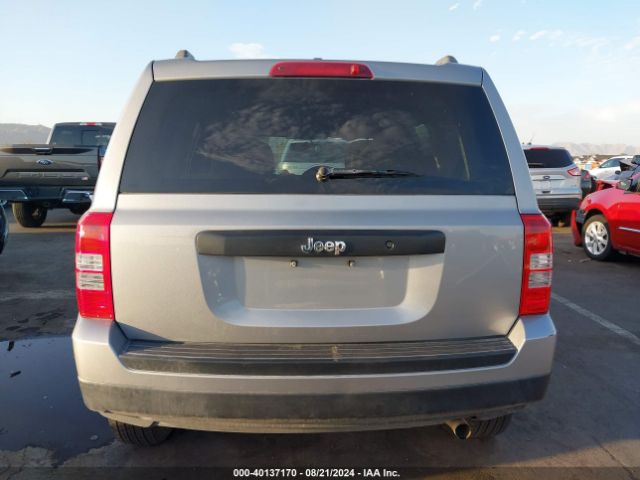 1C4NJPBB8GD807993 Jeep Patriot Sport