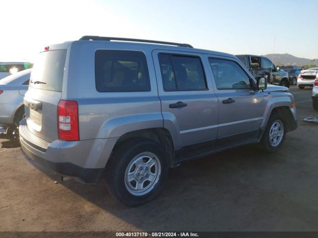 1C4NJPBB8GD807993 Jeep Patriot Sport