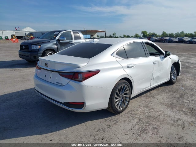 58AEA1C1XRU043753 Lexus Es 300h Luxury