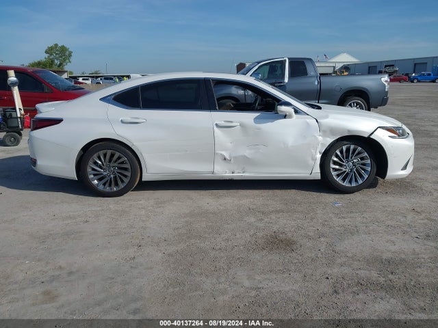 58AEA1C1XRU043753 Lexus Es 300h Luxury