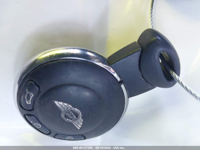 2012 MINI COOPER S WMWSV3C58CTY18448 Photo 10