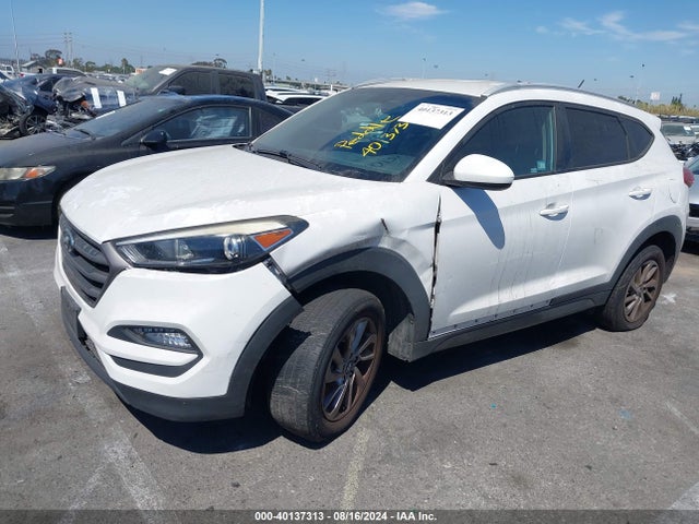 Hyundai TUCSON SE 2016 KM8J33A41GU137946 Image 2