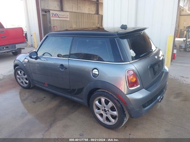 2008 MINI COOPER S WMWMF73538TT90275 Photo 2