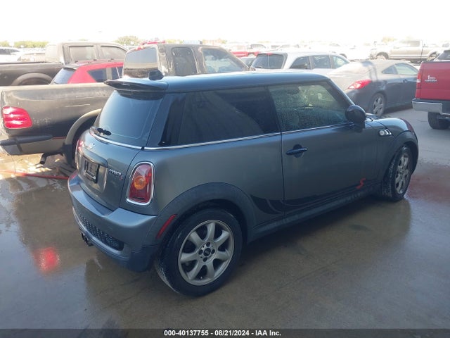 2008 MINI COOPER S WMWMF73538TT90275 Photo 3