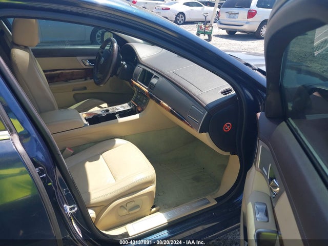 2009 JAGUAR XF SAJWA05B99HR28648 Photo 4