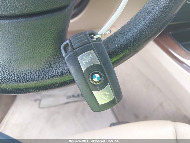 40137911 :رقم المزاد ، WBAPH77519NM31252 vin ، 2009 Bmw 328i مزاد بيع