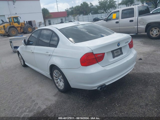 40137911 :رقم المزاد ، WBAPH77519NM31252 vin ، 2009 Bmw 328i مزاد بيع