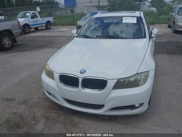 40137911 :رقم المزاد ، WBAPH77519NM31252 vin ، 2009 Bmw 328i مزاد بيع