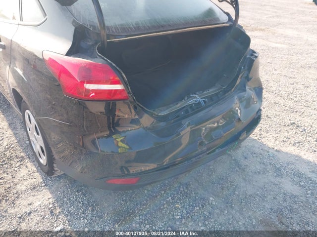 Ford FOCUS S 2017 1FADP3E26HL229226 Image 6