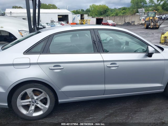 WAUB8GFF7J1048769 Audi A3 2.0t Premium/2.0t Tech Premium