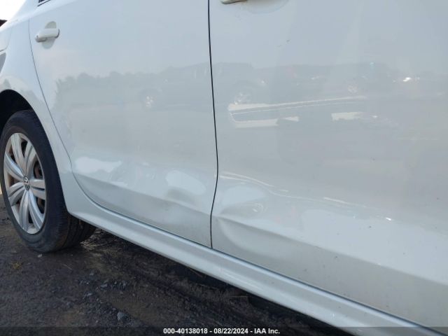 3VW2B7AJ0HM398092 Volkswagen Jetta 1.4t S