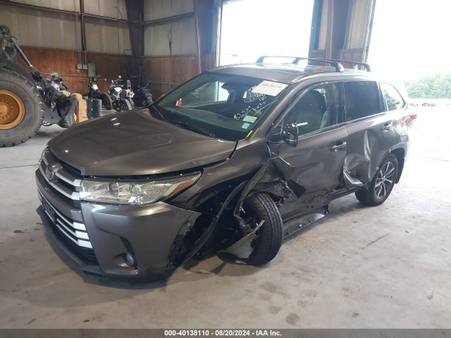 Toyota Highlander Xle 2019 5TDJZRFH2KS626936 Image 2