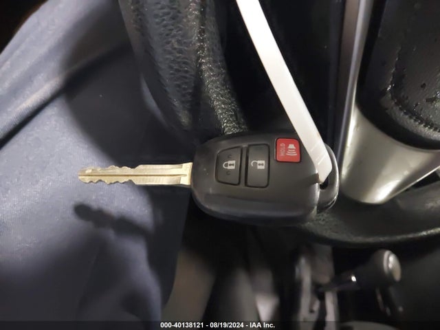 Toyota RAV4 LE 2017 2T3BFREV3HW625550 Image 11