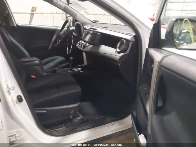Toyota RAV4 LE 2017 2T3BFREV3HW625550 Image 5