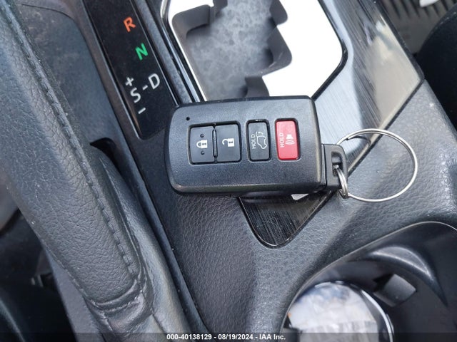 Toyota Rav4 Limited 2017 JTMDFREV8HD209774 Image 11