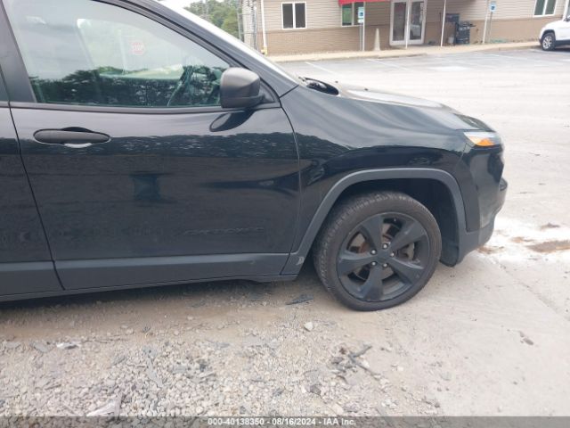 1C4PJLAS3HW667196 Jeep Cherokee Altitude Fwd