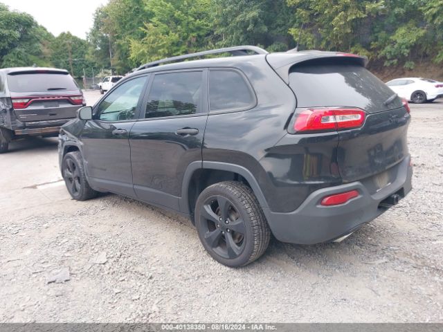 1C4PJLAS3HW667196 Jeep Cherokee Altitude Fwd