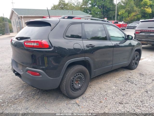 1C4PJLAS3HW667196 Jeep Cherokee Altitude Fwd