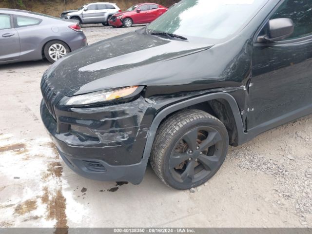 1C4PJLAS3HW667196 Jeep Cherokee Altitude Fwd
