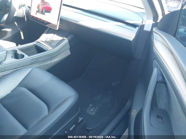 2023 TESLA MODEL Y 7SAYGDEE3PA124219 Photo 4
