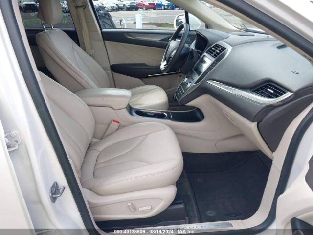5LMCJ1D95JUL18482 Lincoln Mkc Premiere