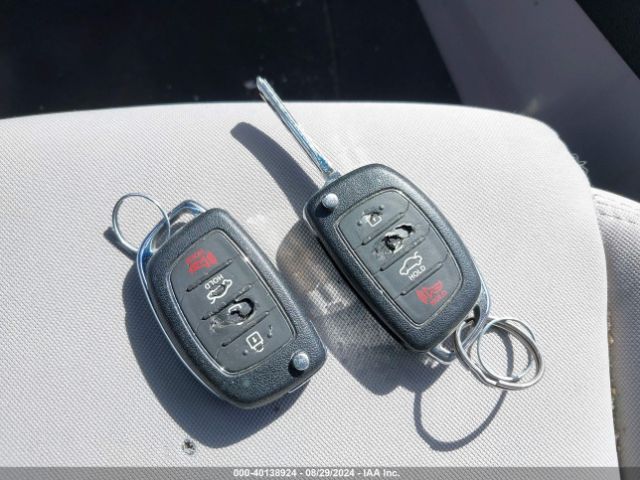 5NPE24AF9HH452702 Hyundai SONATA SE