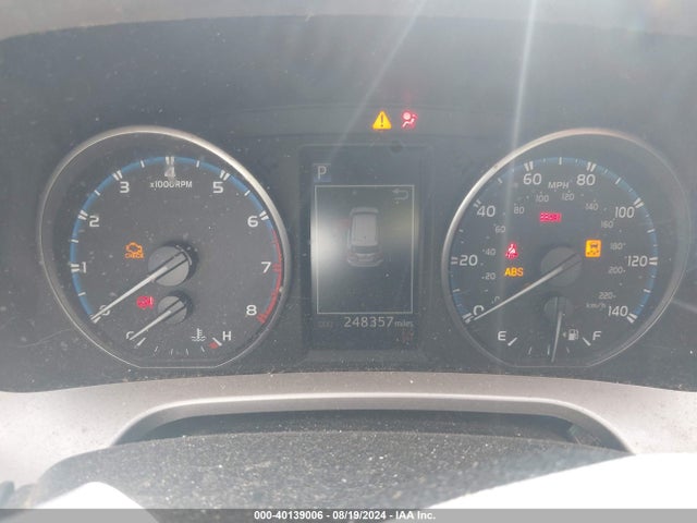 Toyota RAV4 LE 2018 JTMZFREV2JJ184075 Image 7