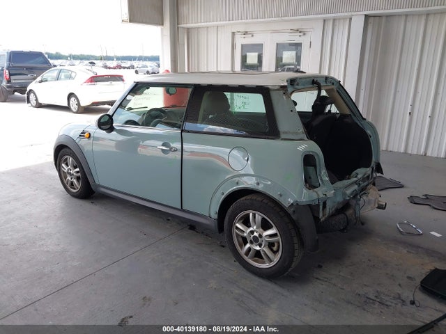 2012 MINI COOPER WMWSU3C56CT254298 Photo 2