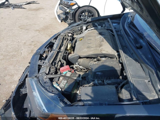 Toyota COROLLA LE 2018 5YFBURHE5JP847184 Image 10