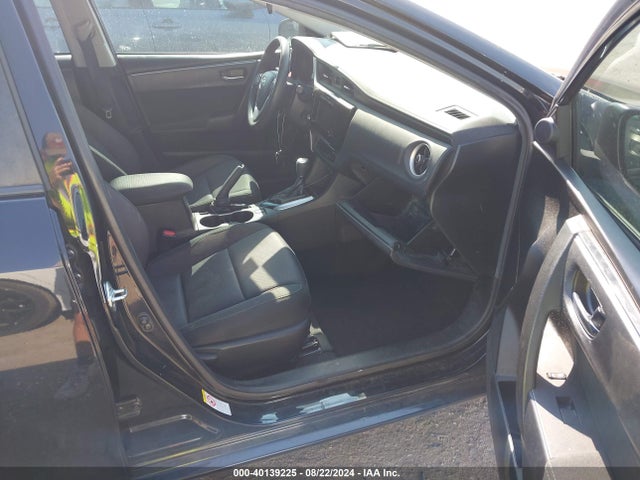Toyota COROLLA LE 2018 5YFBURHE5JP847184 Image 5