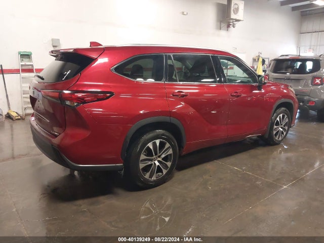 Toyota Highlander Xle 2021 5TDHZRBH1MS544025 Image 4