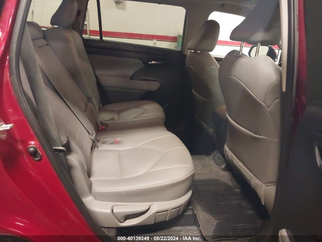 Toyota Highlander Xle 2021 5TDHZRBH1MS544025 Image 8