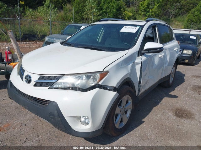 Toyota Rav4 Xle 2014 JTMWFREV1EJ001645 Image 2