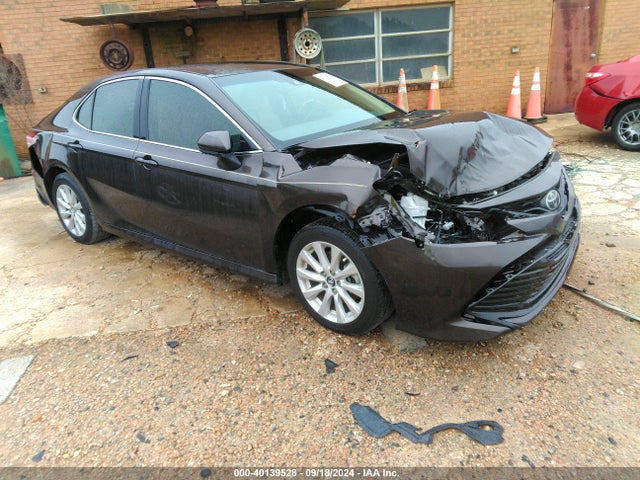 Toyota CAMRY LE 2018 4T1B11HK3JU112248 zdjęcie główne