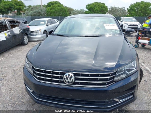 1VWLA7A37KC004914 Volkswagen Passat 2.0t Wolfsburg Edition