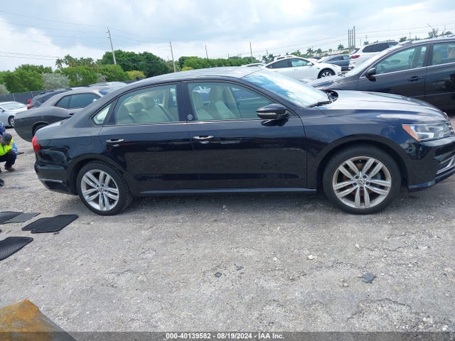 1VWLA7A37KC004914 Volkswagen Passat 2.0t Wolfsburg Edition