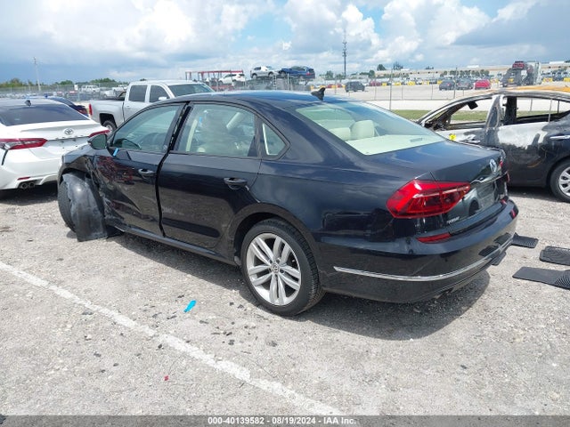 1VWLA7A37KC004914 Volkswagen Passat 2.0t Wolfsburg Edition