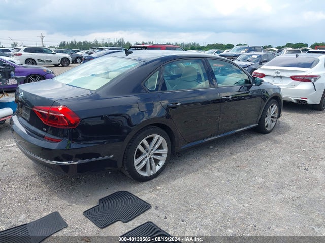 1VWLA7A37KC004914 Volkswagen Passat 2.0t Wolfsburg Edition